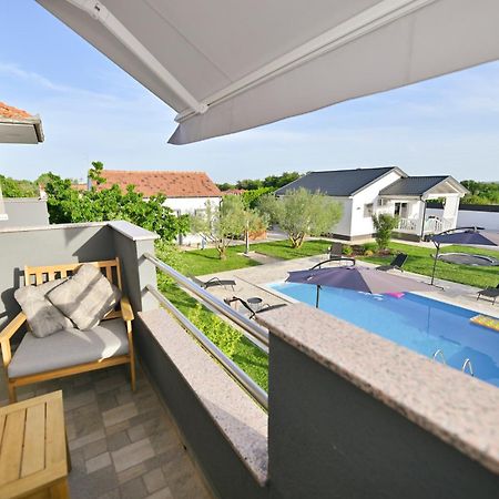 Apartment Amelie - With Pool And Sauna! Galovac  Екстериор снимка