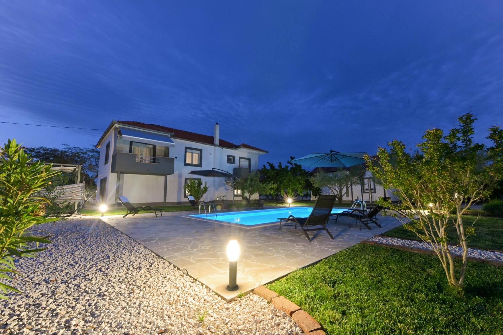 Apartment Amelie - With Pool And Sauna! Galovac  Екстериор снимка