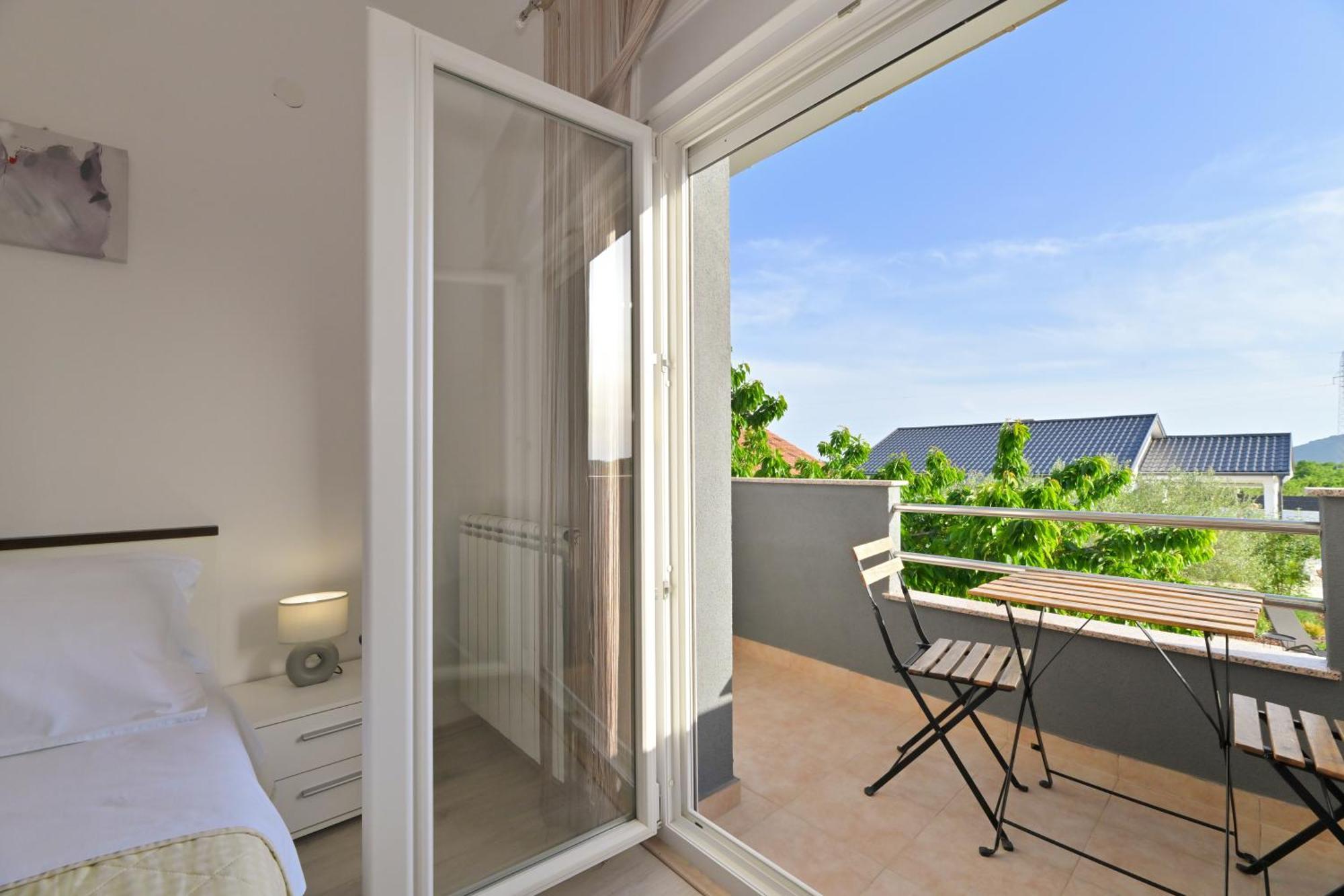 Apartment Amelie - With Pool And Sauna! Galovac  Екстериор снимка