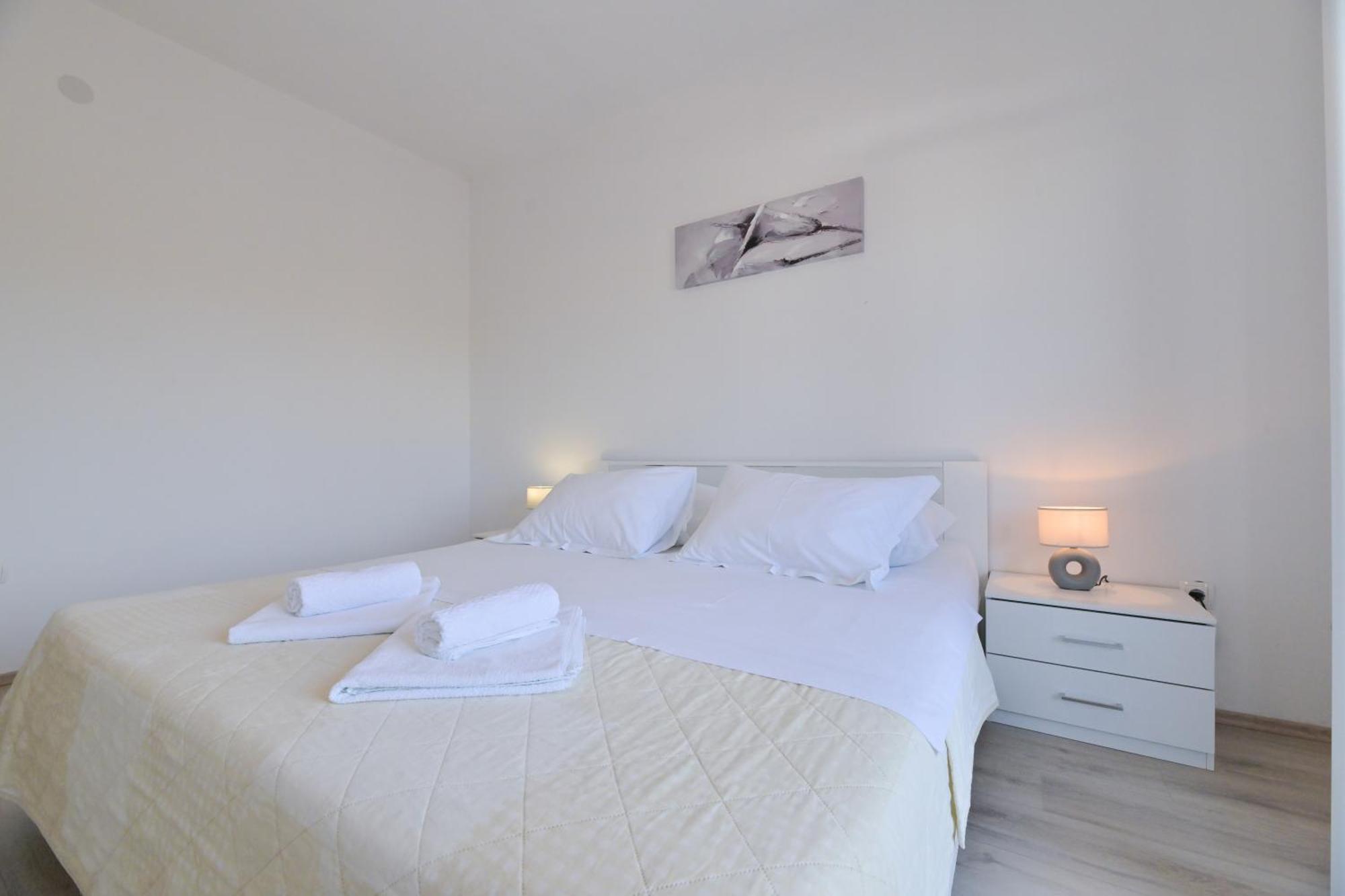 Apartment Amelie - With Pool And Sauna! Galovac  Екстериор снимка