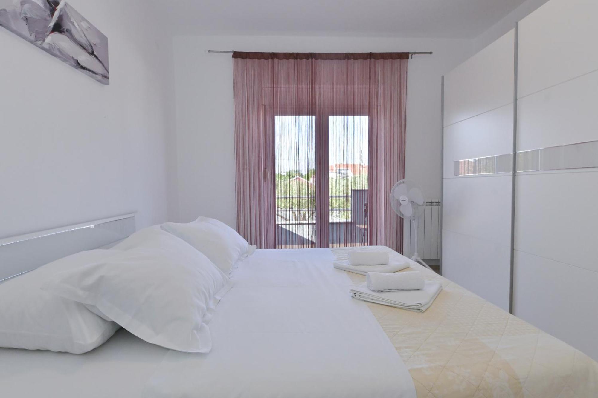 Apartment Amelie - With Pool And Sauna! Galovac  Екстериор снимка